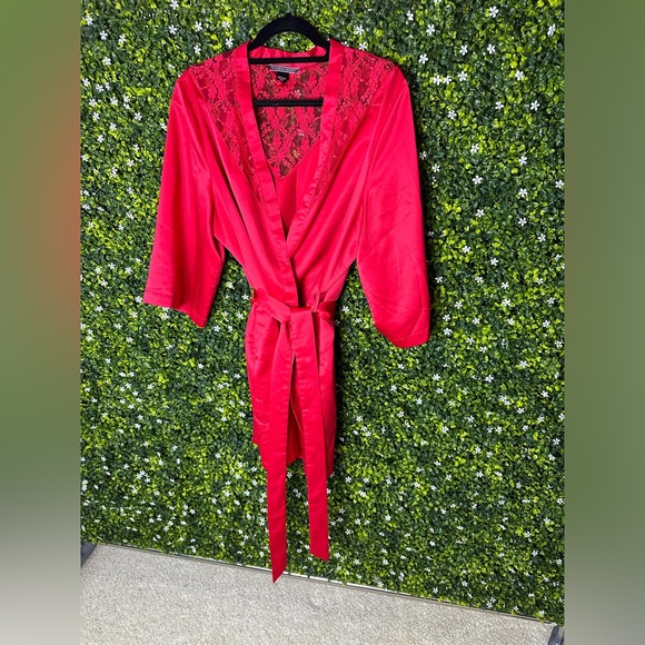 Victoria’s Secret set - Robe & Nightie size L - Picture 1 of 6